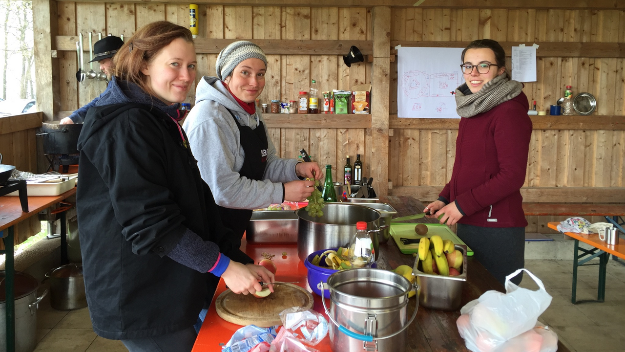 Vor allem in der Lagerküche bieten sich viele Gelegenheiten, auf Fairtrade-Produkte zu setzen. Foto: Matthias Platzek